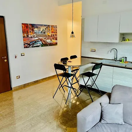 Interno Dieci * Rome